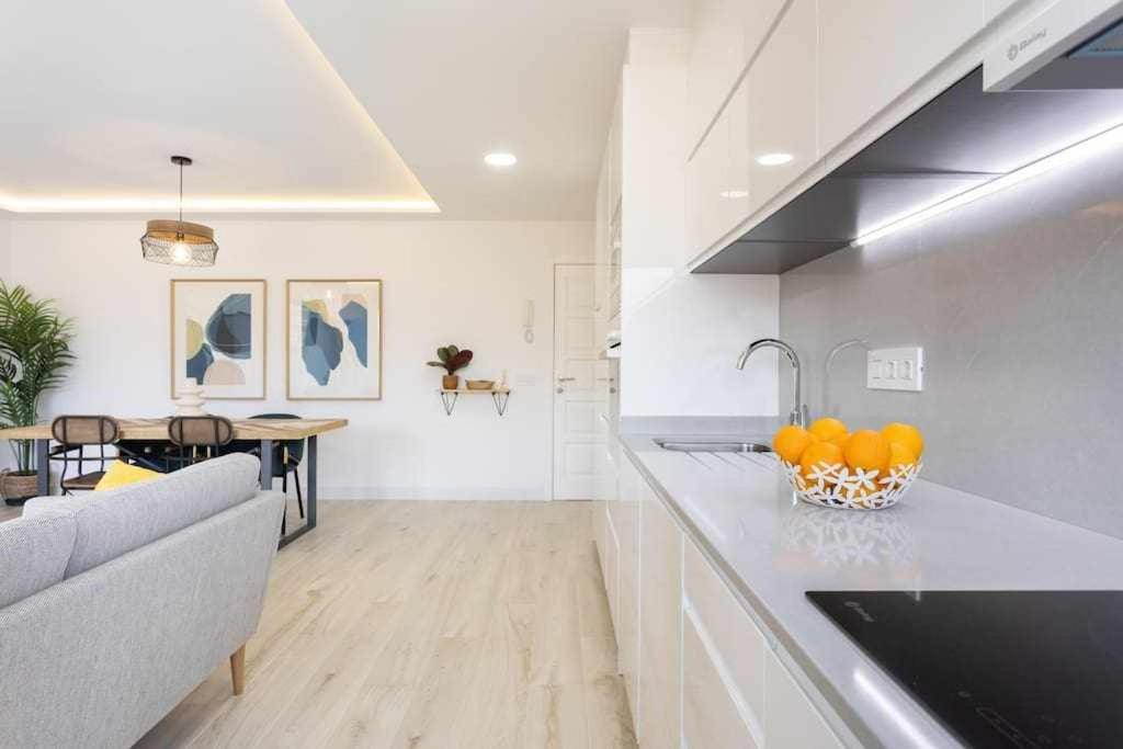 Sunnyland Apartment Arona Cho Exteriör bild