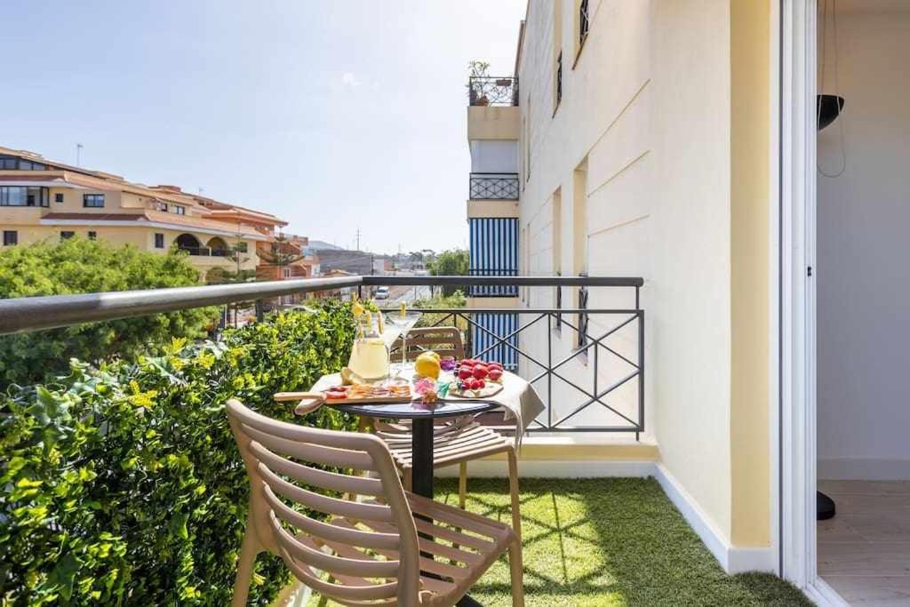 Sunnyland Apartment Arona Cho Exteriör bild