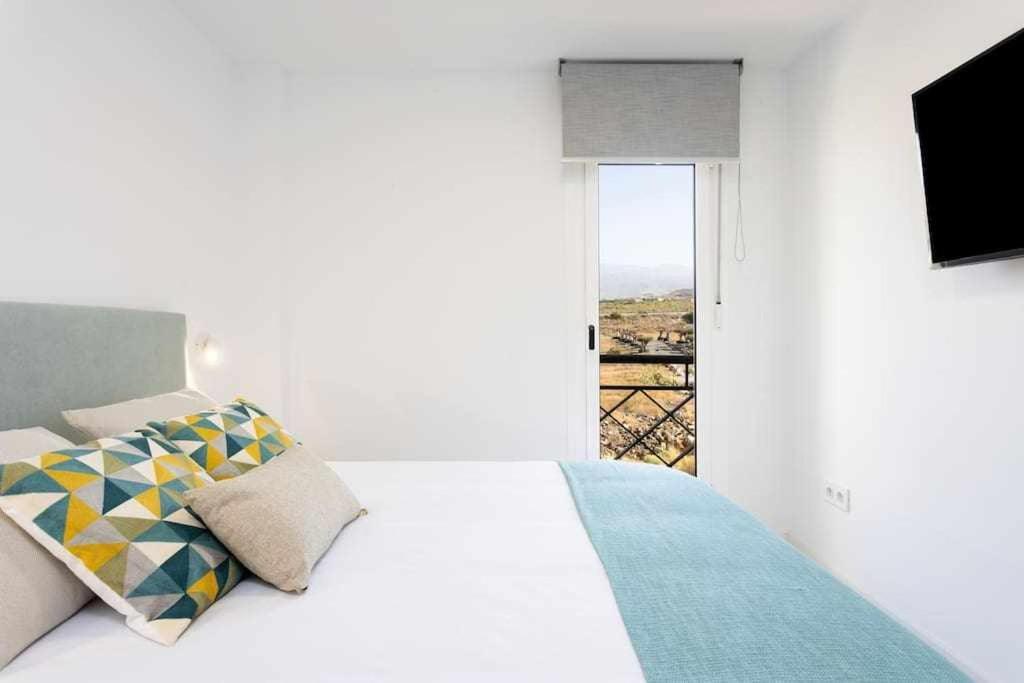 Sunnyland Apartment Arona Cho Exteriör bild