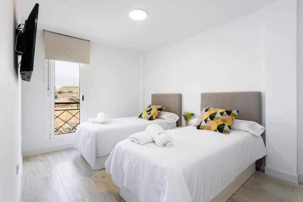 Sunnyland Apartment Arona Cho Exteriör bild