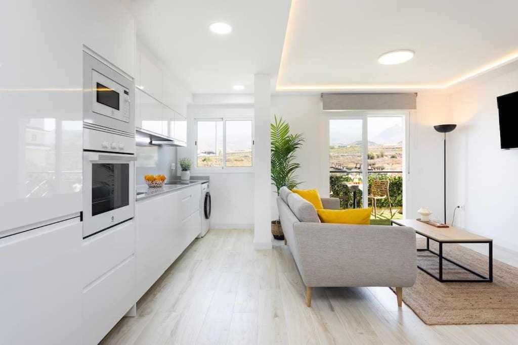 Sunnyland Apartment Arona Cho Exteriör bild